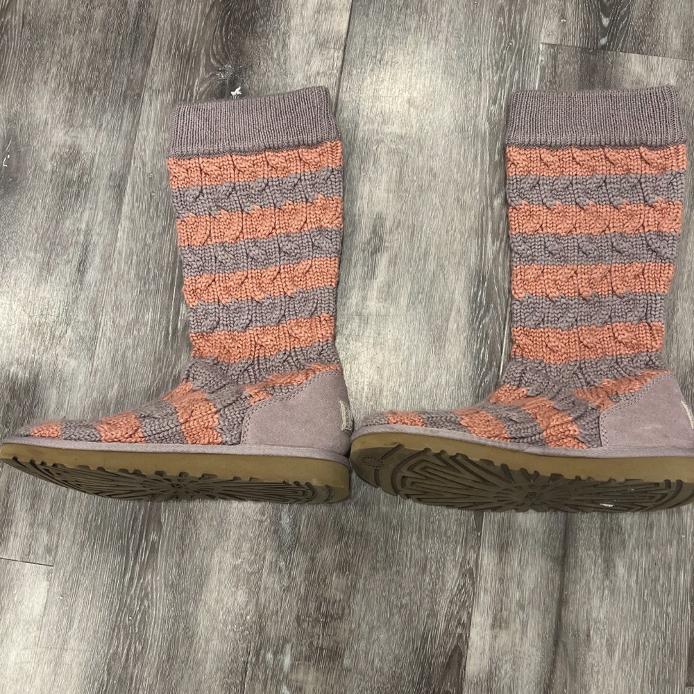Sweater Uggs size 8
